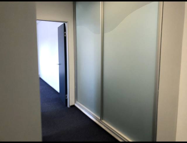 78M² OFFICE TO LET IN ROSEBANK